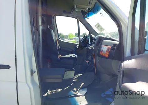 2012 Mercedes-Benz Sprinter 2500 High Roof z USA, uszkodzony, nr VIN WD3PE8CB1C5704155